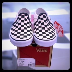 Women’s 7.5 New Never Worn Checkered Vans
